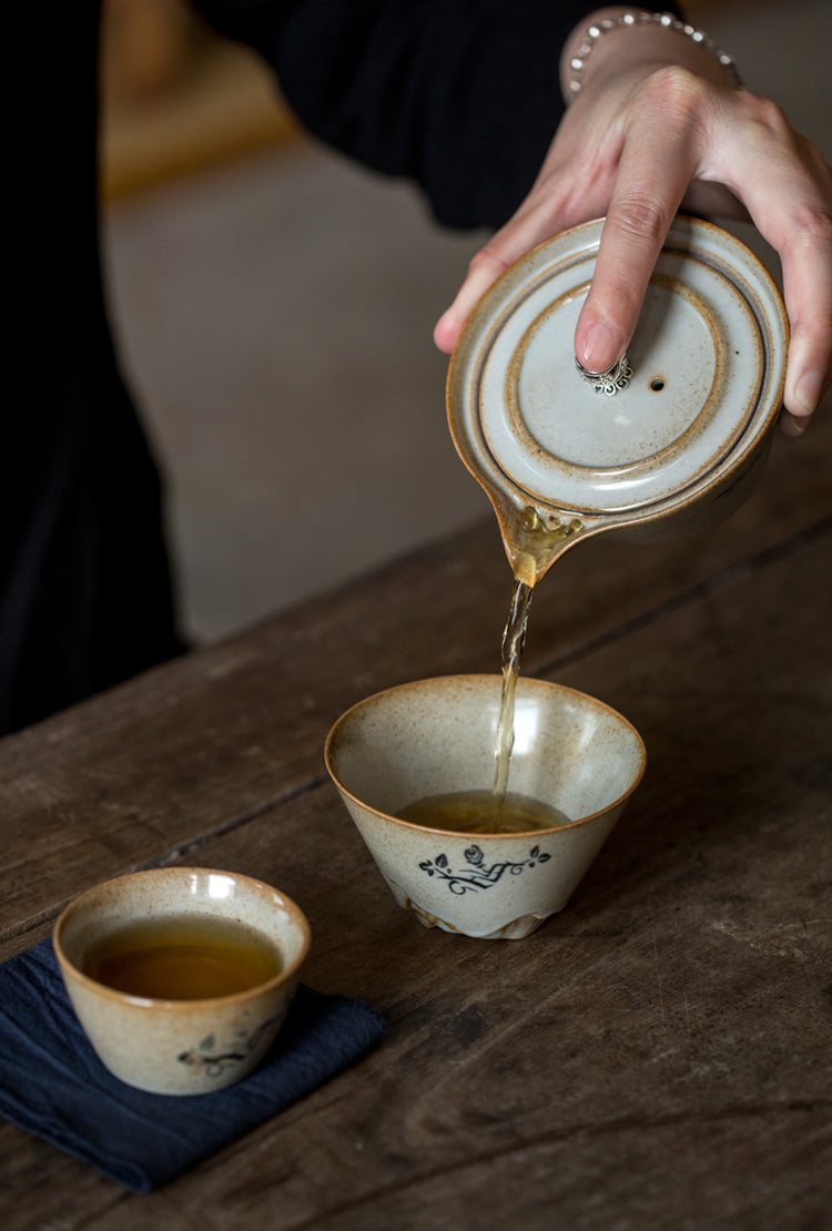 Rose Bush Travel Tea Set With Easy Gaiwan and Cups