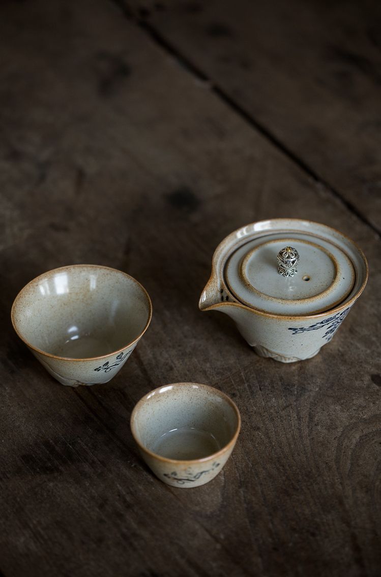 Rose Bush Travel Tea Set With Easy Gaiwan and Cups