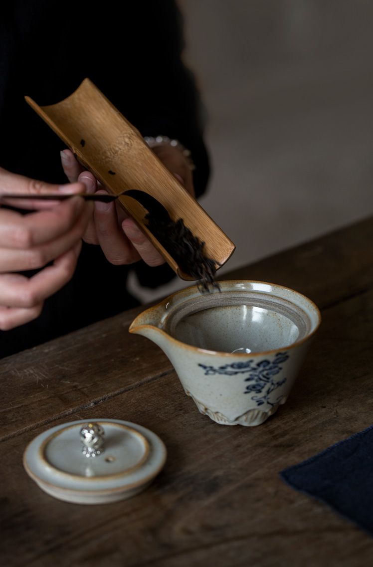 Rose Bush Travel Tea Set With Easy Gaiwan and Cups