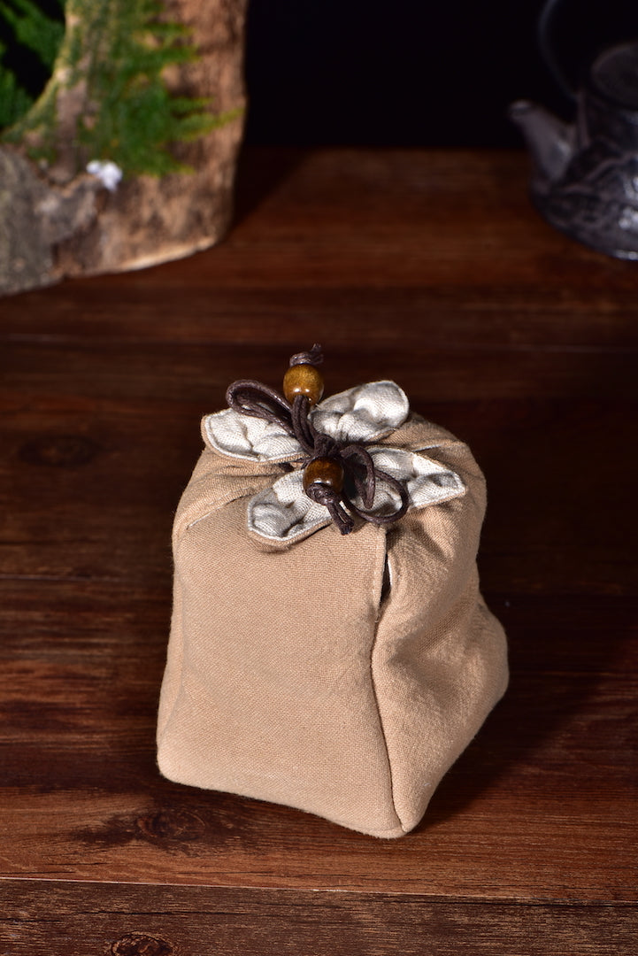 "Silver Lining" Porcelain Gaiwan with Matching Cups and Cloth Carrier Bag