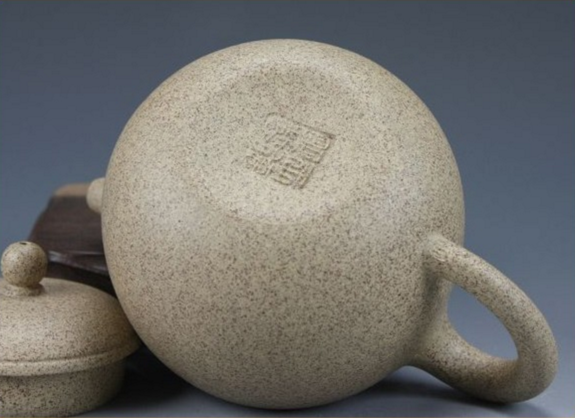 Bai Ma Zi Duan Ni Bao Zun Yixing Clay Teapot by Wang De Ming