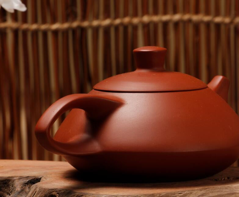 Chaozhou Hong Ni "Shou Zhi" Clay Teapot by Xie Yan Juan